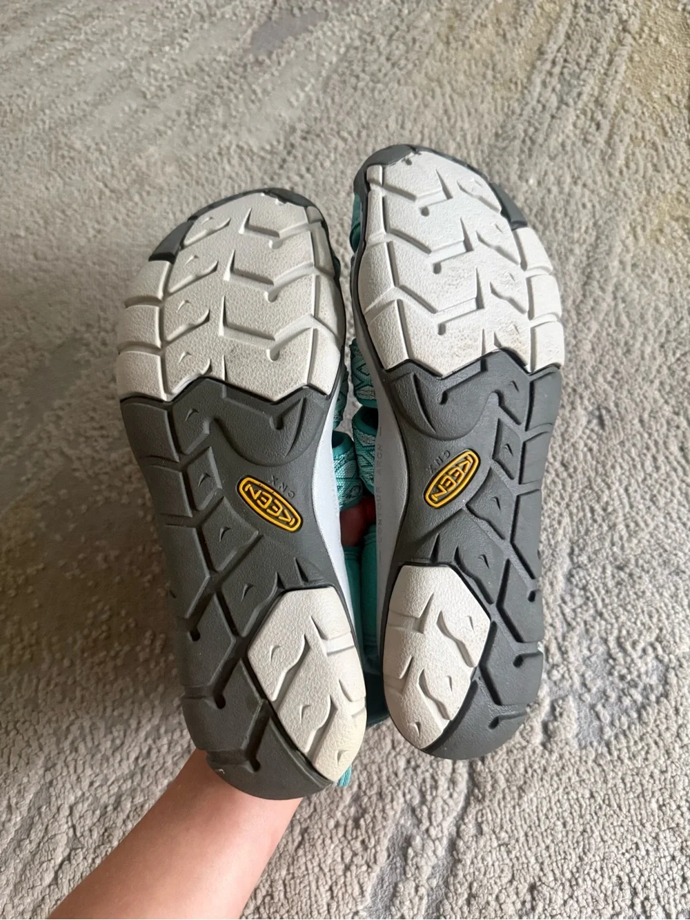 Keen Clearwater CNX Sandals baby blue  and aqua Aztec weave s bungee closure 10